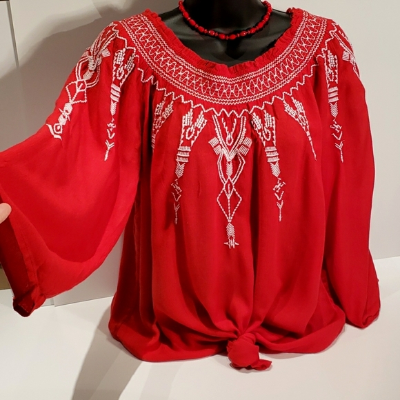 Red Terre Bleue embroidered top in a medium - Picture 2 of 6